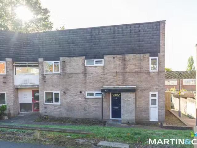 Unique 1 BA 1 bedroom ground floor maisonette for rent in Litt.