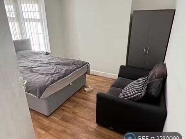 For Rent! 1 BA 1 bedroom house share for rent in Yew Tree Road.