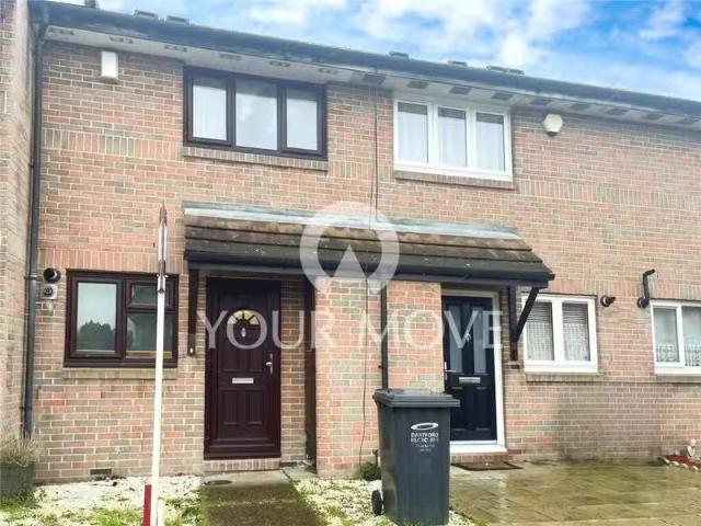 Just in! 1 BA 2 bedroom terraced house for rent in The Terrace.