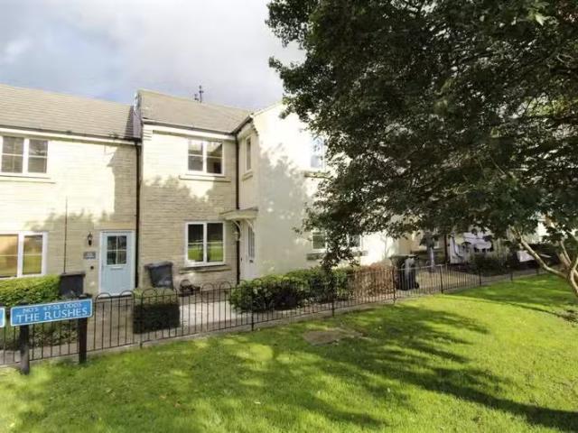 Cozy 1 BA 2 bedroom terraced house for rent in Watermint Drive.
