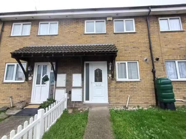 New 1 BA 2 bedroom terraced house for rent in Canterbury Road.
