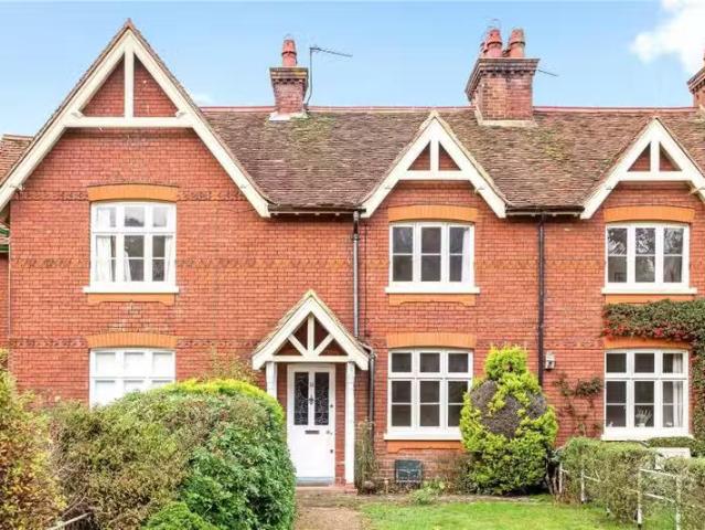 Charming 1 BA 2 bedroom terraced house for rent in Childwick G.