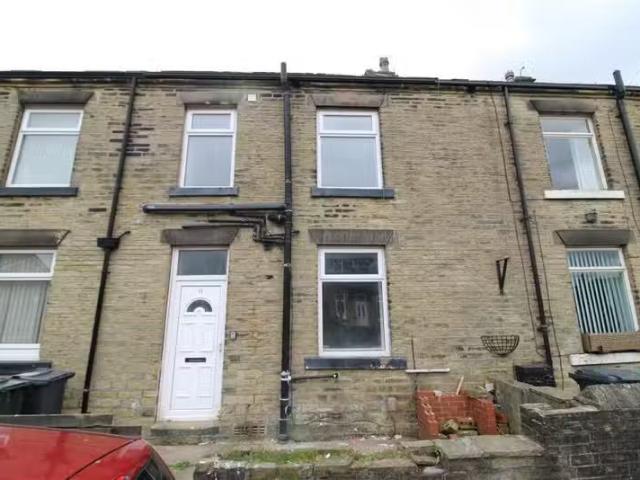 Deal! 1 BA 2 bedroom terraced house for rent in Hardy Street.