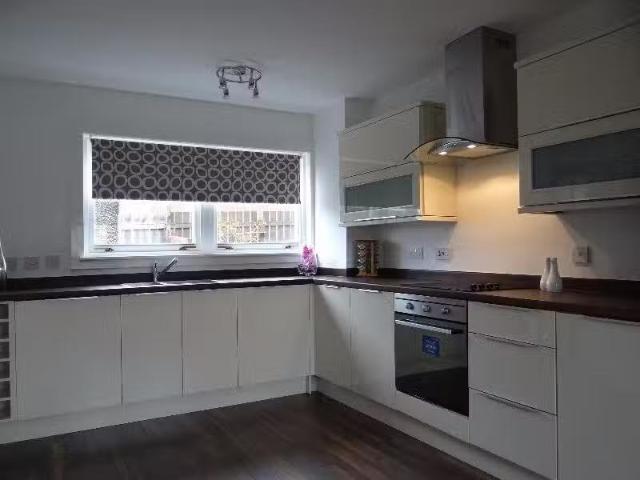New 1 BA 2 bedroom terraced house for rent in Inchview North.