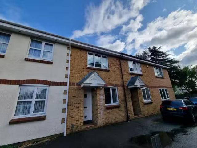 Cozy 1 BA 2 bedroom terraced house for rent in Meadowland, Yat.