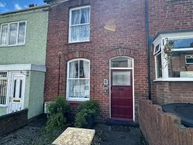 For Rent! 1 BA 2 bedroom terraced house for rent in Nelson Str.