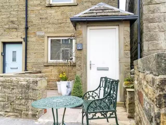 Rental! 1 BA 2 bedroom terraced house for rent in Ormerod Stre.