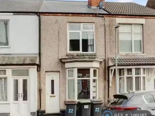 Just in! 1 BA 2 bedroom terraced house for rent in Queen St, B.
