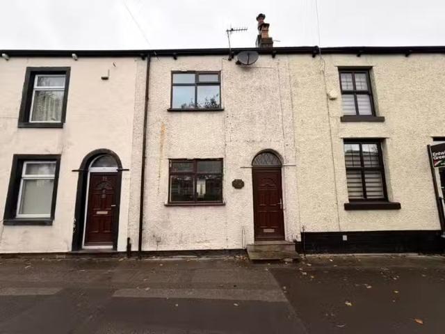 Cozy 1 BA 2 bedroom terraced house for rent in Scot Lane, Blac.