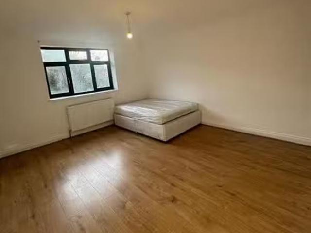 New 1 BA 2 bedroom terraced house for rent in Sandway Road, Or.