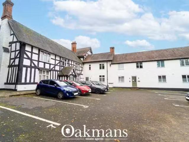 Unique 1 BA 2 bedroom apartment for rent in Warwick Hall Garde.