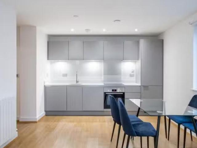 Unique 1 BA 2 bedroom apartment for rent in Well Farm Road Why.