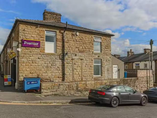 Unique 1 BA 2 bedroom apartment for rent in Whalley Road, Read.