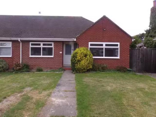 New 1 BA 2 bedroom bungalow for rent in Sandringham Close, CH47