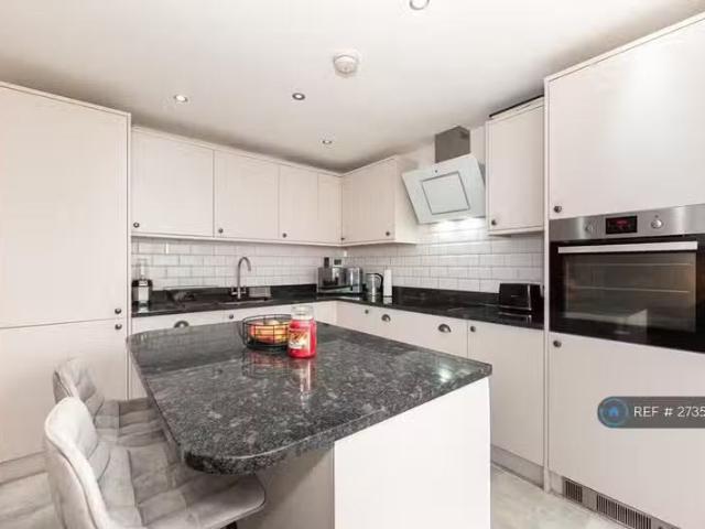 New 1 BA 2 bedroom flat for rent in Maple House, Shenfield, Br.