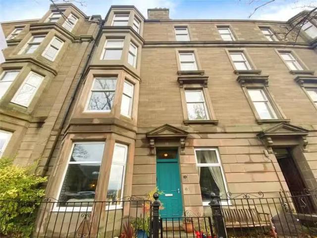 Nice 1 BA 2 bedroom flat for rent in Blackness Avenue, Dundee.