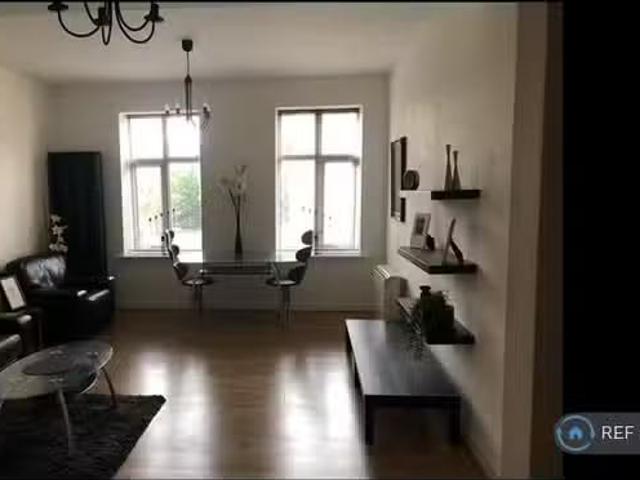 Cozy 1 BA 2 bedroom flat for rent in Bromley Cross, Bolton, BL7