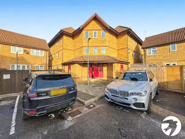Deal! 1 BA 2 bedroom flat for rent in Cook Square, Erith, DA8