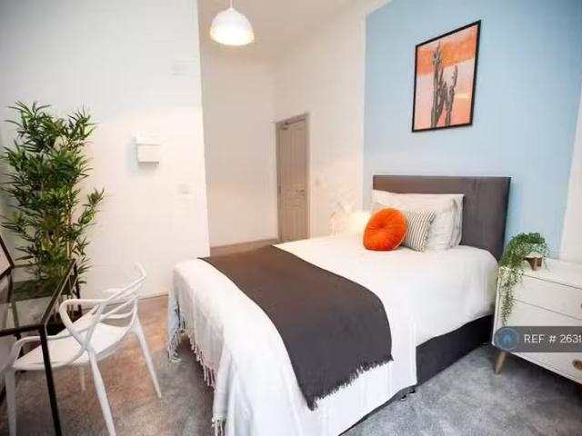 New 1 BA 2 bedroom flat for rent in Rawson Street, Farnworth.