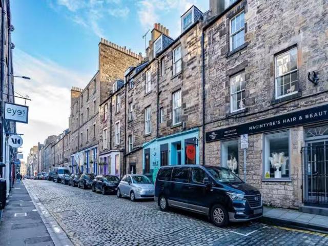 Rental! 1 BA 2 bedroom flat for rent in Thistle Street, City C.