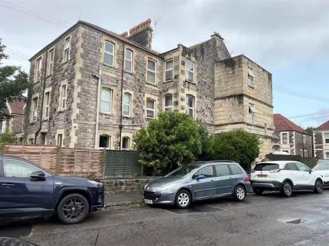 For Rent! 1 BA 2 bedroom flat for rent in Trevelyan Road, West.
