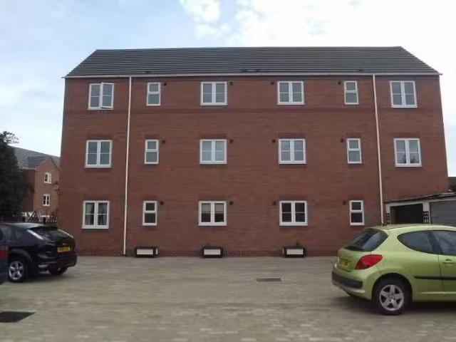 For Rent! 1 BA 2 bedroom flat for rent in Whittleford Road, Nu.