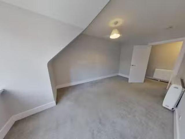 Nice 1 BA 2 bedroom flat for rent in 7 Chapel Street, Peterhea.