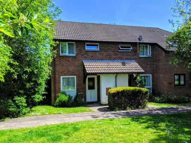 Charming 1 BA 2 bedroom house for rent in Pennywell Gardens, N.
