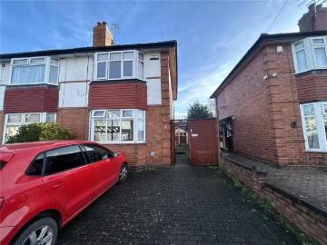 Nice 1 BA 2 bedroom semi detached house for rent in Lincoln Av.
