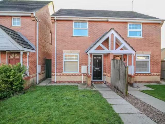 Deal! 1 BA 2 bedroom semi detached house for rent in Shaef Clo.