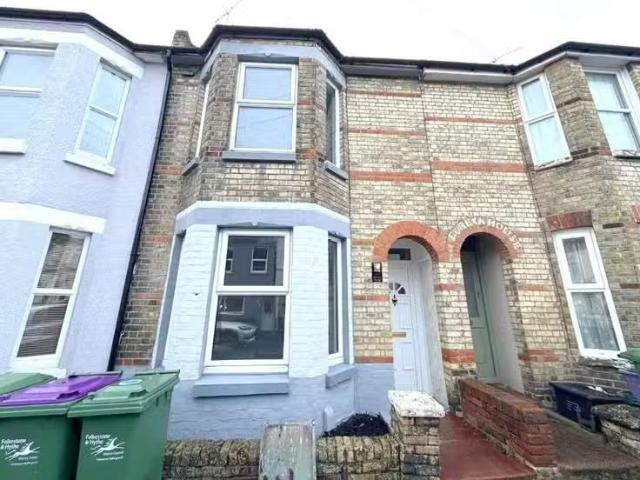 Deal! 1 BA 3 bedroom terraced house for rent in Walton Road, F.