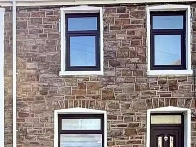 Unique 1 BA 3 bedroom terraced house for rent in Ann Street, A.