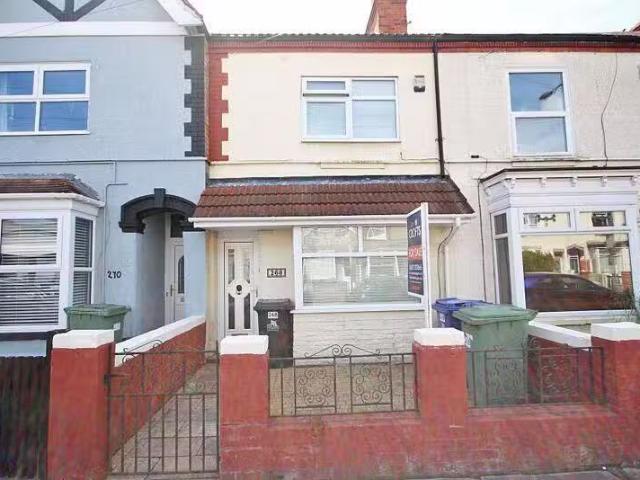 Charming 1 BA 3 bedroom terraced house for rent in Durban Road.