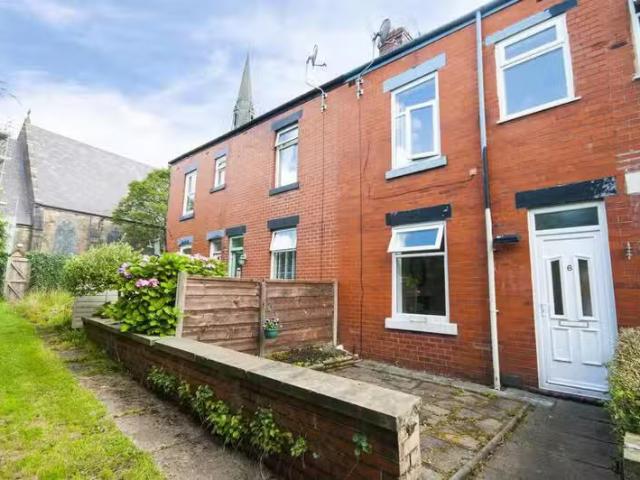 Cozy 1 BA 3 bedroom terraced house for rent in Lomax Street, G.