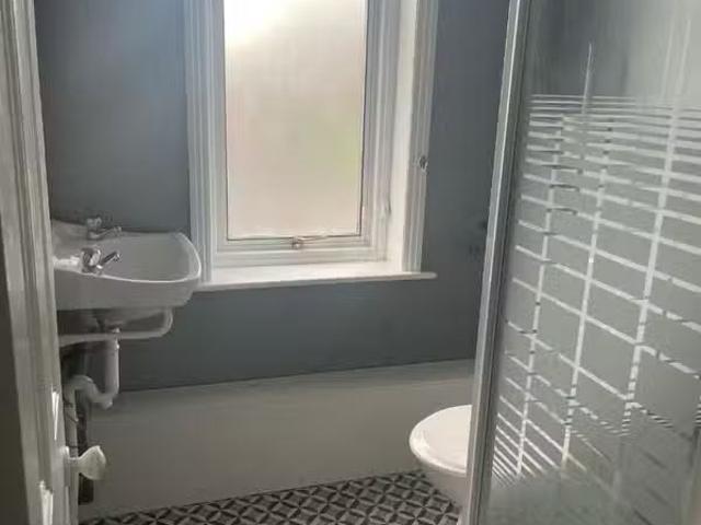Just in! 1 BA 3 bedroom terraced house for rent in Llewellyn R.