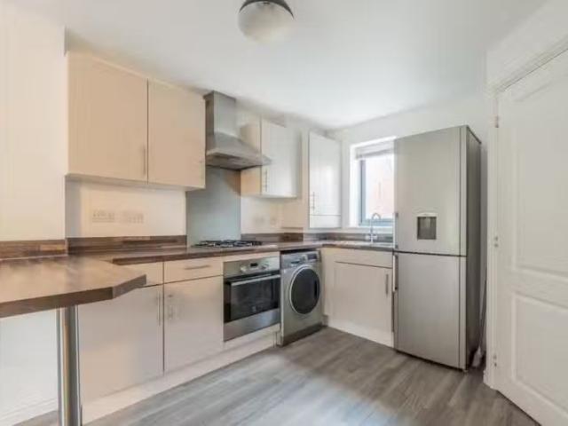 For Rent! 1 BA 3 bedroom terraced house for rent in Swann Stre.