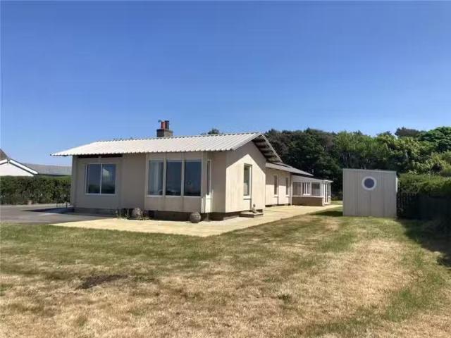 Cozy 1 BA 3 bedroom bungalow for rent in Skinburness Road, Sil.
