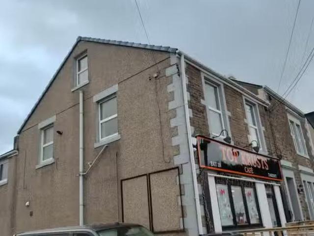 Nice 1 BA 3 bedroom flat for rent in Main Road, Seaton, Workin.