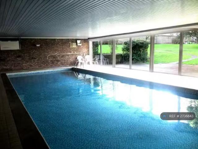 Unique 1 BA 3 bedroom flat for rent in Sneyd Park, Bristol, BS9