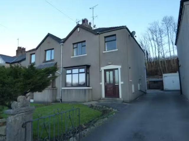 Deal! 1 BA 3 bedroom semi detached house for rent in Cammock L.