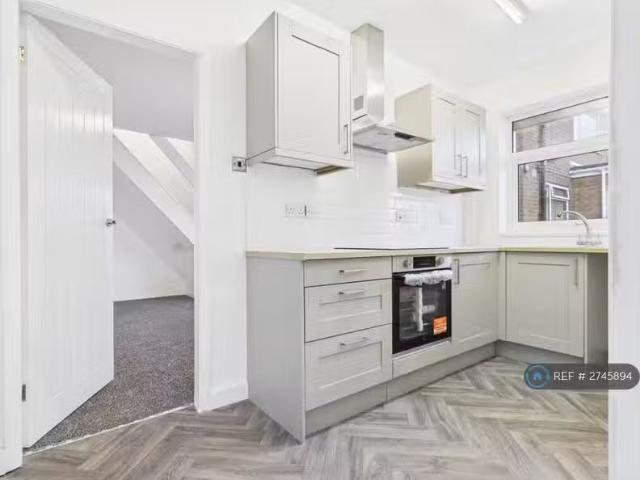 New 1 BA 3 bedroom semi detached house for rent in Eastbourne.