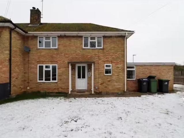 New 1 BA 3 bedroom semi detached house for rent in Fordham Roa.