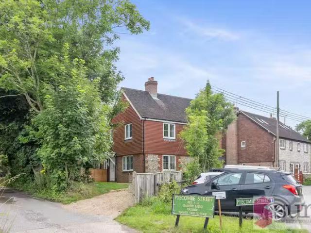 Unique 1 BA 3 bedroom semi detached house for rent in Pyecombe.