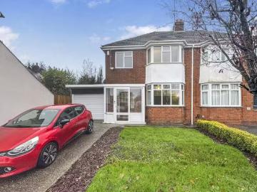 Unique 1 BA 3 bedroom semi detached house for rent in Ridgacre.