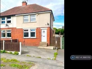 Nice 1 BA 3 bedroom semi detached house for rent in Thackeray.