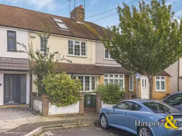 Charming 1 BA 4 bedroom terraced house for rent in Bradbourne.