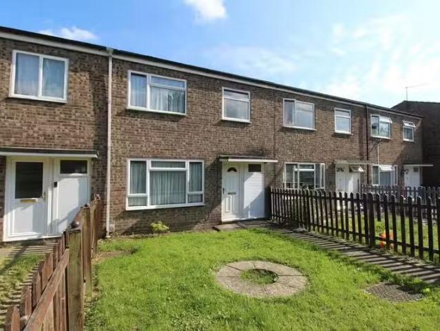 Just in! 1 BA 4 bedroom terraced house for rent in Ferdinand W.