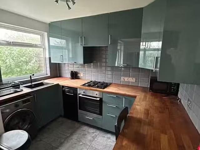 Unique 1 BA 4 bedroom terraced house for rent in Fishponds Roa.