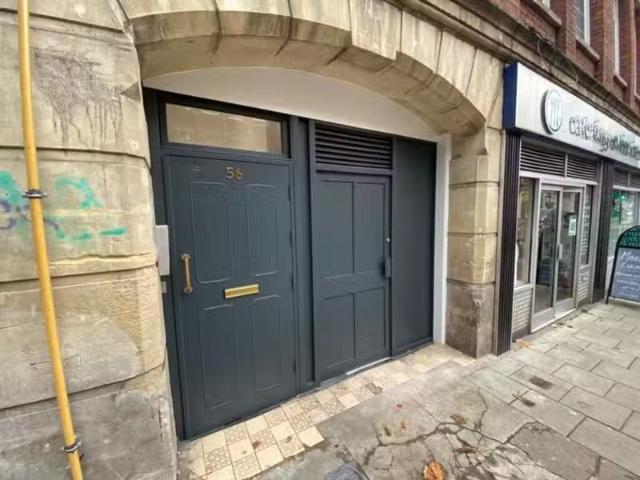 Rental! 1 BA 4 bedroom flat for rent in Baldwin Street, Bristo.