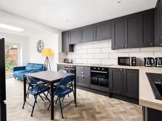 Cheap 1 BA 5 bedroom house for rent in Sherwell Road, Brisling.